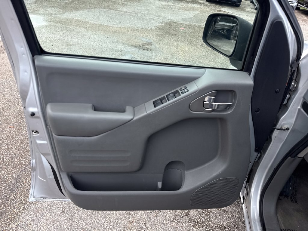 Used 2017 Nissan Frontier SV RWD image 12