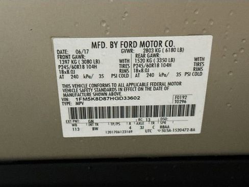 Used 2017 Ford Explorer XLT w/ Equipment Group 202A AWD/4WD image 35