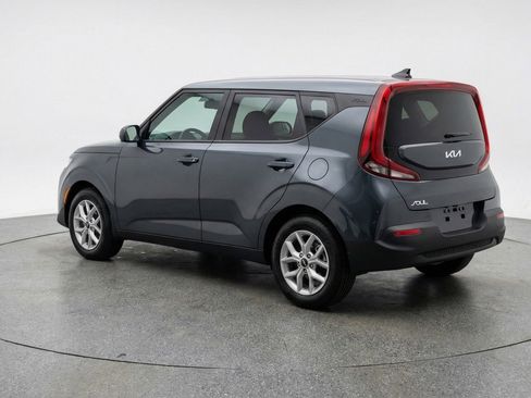 Used 2025 Kia Soul LX w/ LX Technology Package FWD image 6