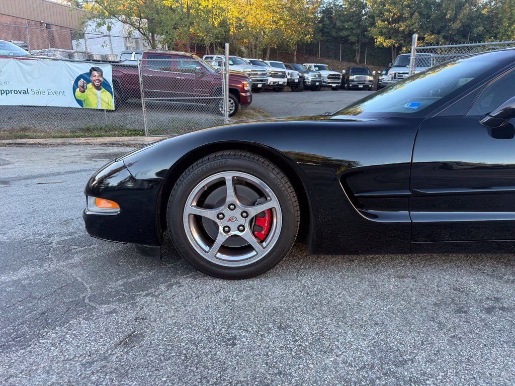 Used 2004 Chevrolet Corvette Coupe RWD image 13