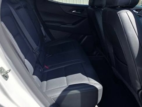 Used 2025 Chevrolet Equinox LT w/ Convenience Package II AWD/4WD image 14