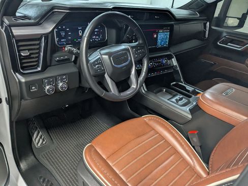 Used 2025 GMC Sierra 2500 Denali Ultimate AWD/4WD image 12