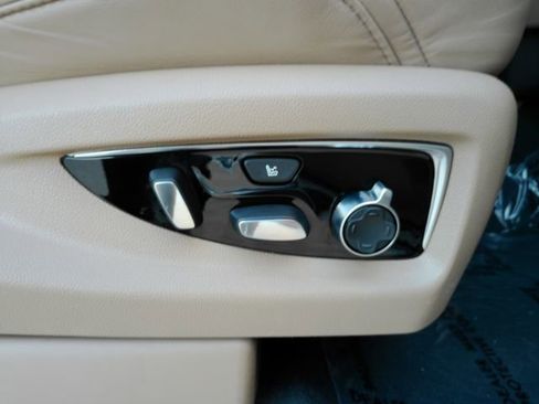 Used 2019 Cadillac Escalade Platinum image 24