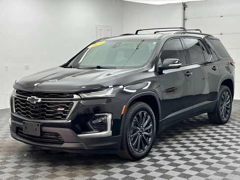 Used 2023 Chevrolet Traverse RS AWD/4WD image 2