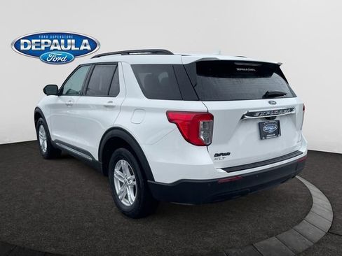 Used 2023 Ford Explorer XLT image 3