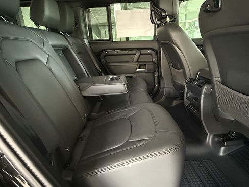 New 2026 Land Rover Defender 110 X-Dynamic SE AWD/4WD image 31