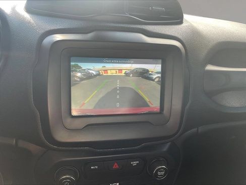 Used 2018 Jeep Renegade Altitude w/ Popular Equipment Group FWD image 14