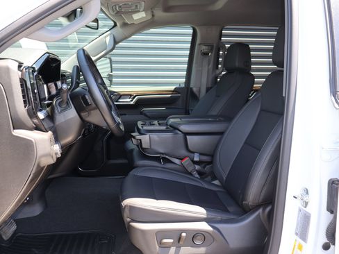 Used 2025 Chevrolet Silverado 3500 LT w/ Safety Package AWD/4WD image 24