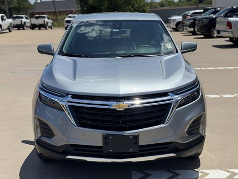 Used 2024 Chevrolet Equinox LT FWD image 2