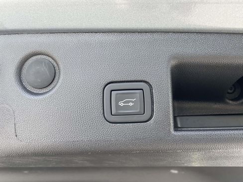 Used 2024 Chevrolet Equinox RS FWD image 9