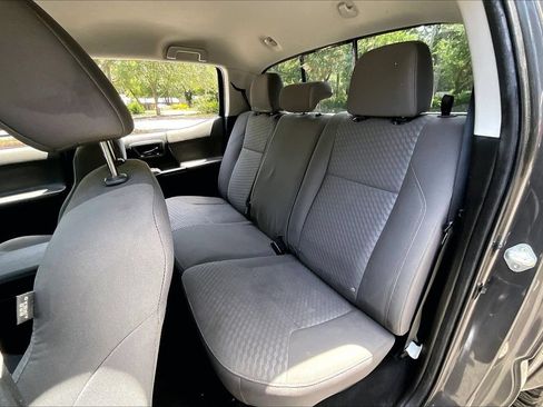 Used 2022 Toyota Tacoma SR5 AWD/4WD image 19