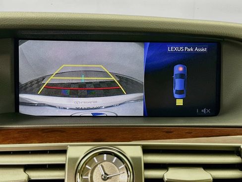 Used 2016 Lexus LS 460 w/ Comfort Package RWD image 14