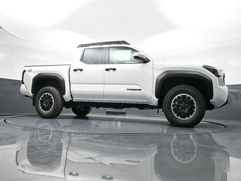 New 2024 Toyota Tacoma TRD Off-Road image 26