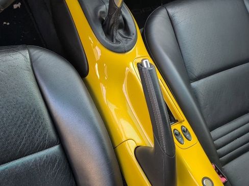 Used 2002 Porsche 911 Carrera image 9