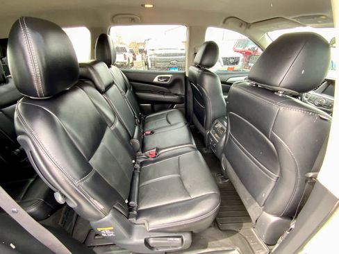 Used 2020 Nissan Pathfinder SL AWD/4WD image 23