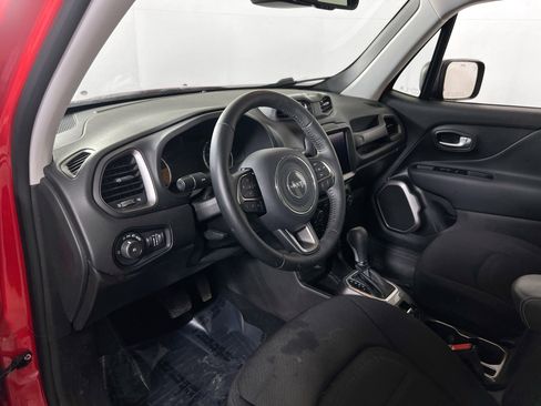 Used 2022 Jeep Renegade Latitude w/ Sun/Sound Group image 9