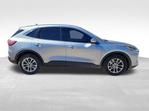 Used 2021 Ford Escape SE image 9