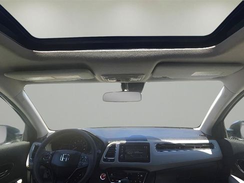 Used 2019 Honda HR-V EX image 16