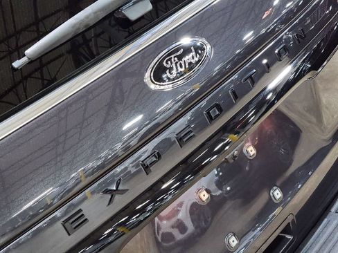 Used 2024 Ford Expedition Limited RWD image 25