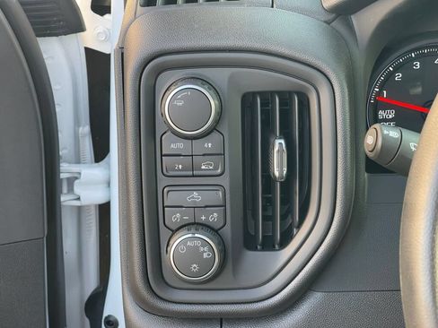 Used 2025 Chevrolet Silverado 1500 W/T AWD/4WD image 18