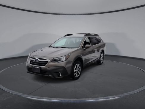 Used 2022 Subaru Outback Premium image 3