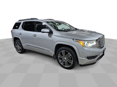 Used 2019 GMC Acadia Denali w/ Technology Package AWD/4WD image 2