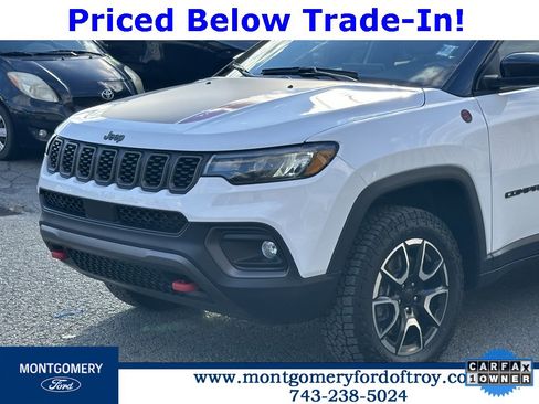 Used 2024 Jeep Compass Trailhawk image 35