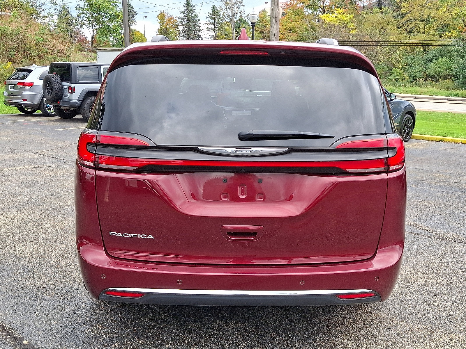 Certified 2021 Chrysler Pacifica Touring-L w/ Premium & Safety Sphere Group FWD image 5