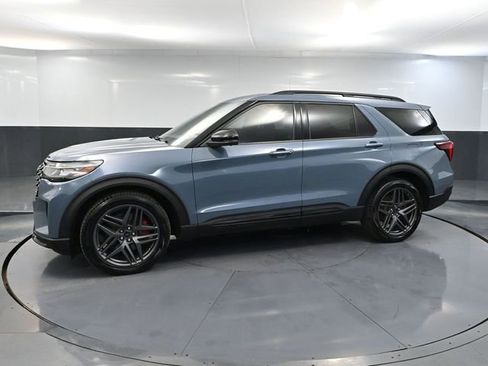 Used 2025 Ford Explorer ST AWD/4WD image 10