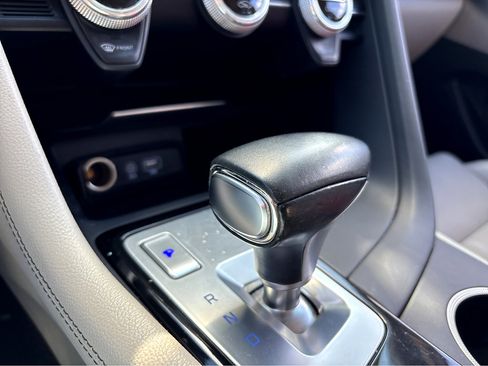 Used 2021 Genesis G70 2.0T image 15