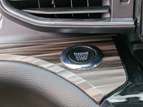 Used 2023 Ford Explorer Limited RWD image 30