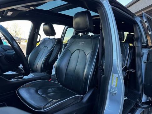 Used 2024 Chrysler Pacifica Limited w/ S Appearance Package AWD/4WD image 11