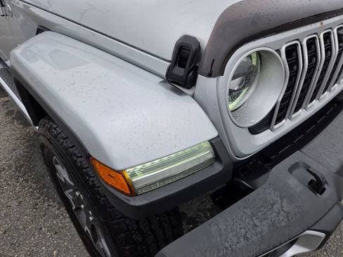 Used 2024 Jeep Wrangler Unlimited Sahara w/ Technology Group AWD/4WD image 20