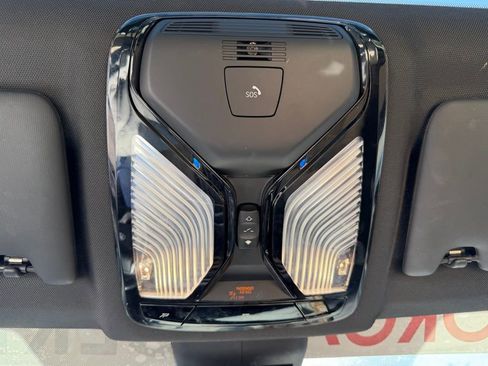 Used 2023 BMW 330i Sedan w/ Premium Package image 27