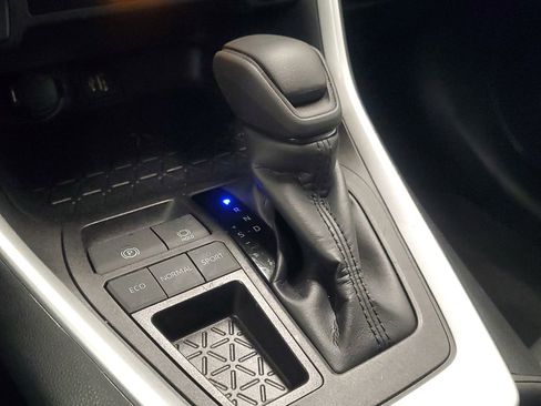 Used 2023 Toyota RAV4 XLE image 28