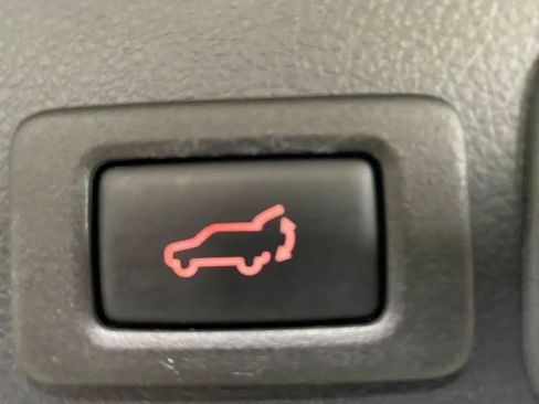 Used 2018 Subaru Forester 2.5i Limited AWD/4WD image 38