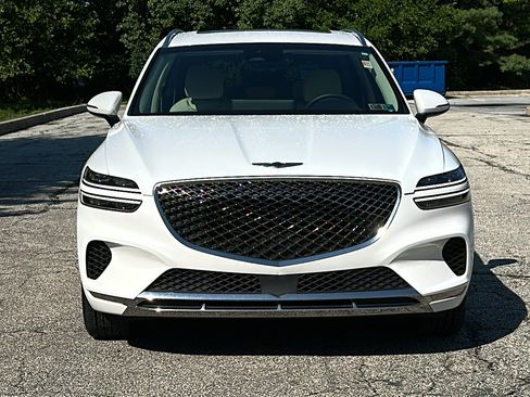Used 2025 Genesis GV70 2.5T w/ Select Package AWD/4WD image 3