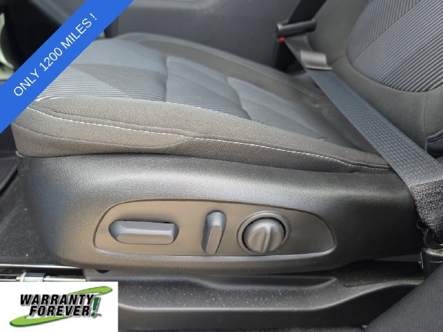 Used 2027 Chevrolet Bolt LT w/ Comfort Package FWD image 15