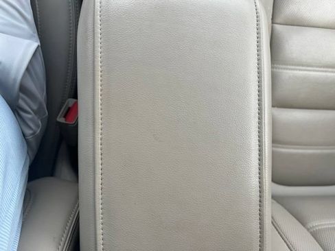 Certified 2019 GMC Acadia Denali w/ Technology Package FWD image 40