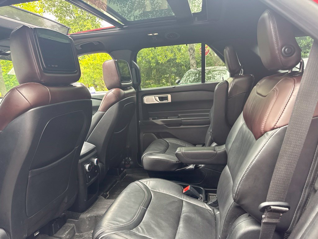 Used 2020 Ford Explorer Platinum w/ Premium Technology Package AWD/4WD image 22
