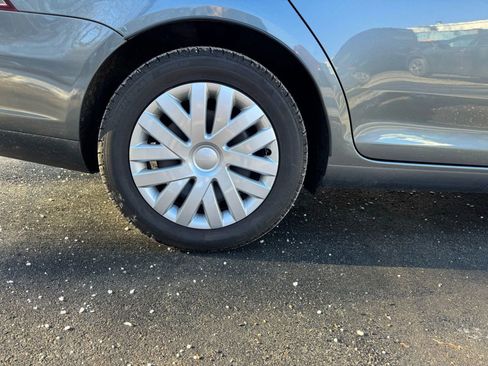 Used 2010 Volkswagen Jetta S image 27