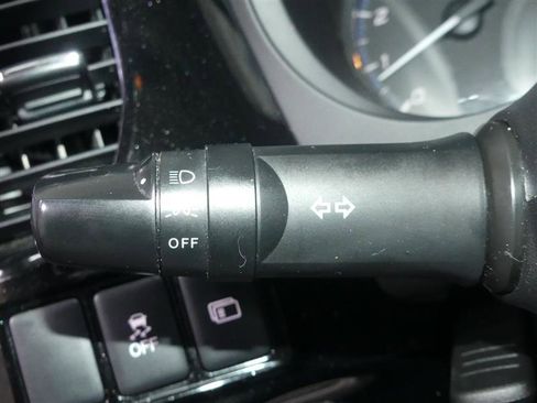 Used 2020 Mitsubishi Outlander SE image 35