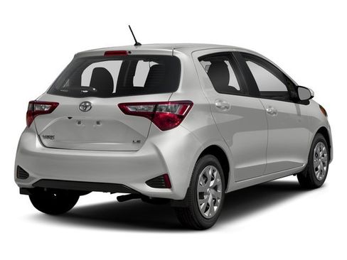 Used 2018 Toyota Yaris LE w/ Carpet Mat Package FWD image 2
