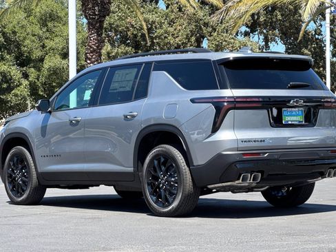 New 2026 Chevrolet Traverse LT w/ Midnight/Sport Edition FWD image 5