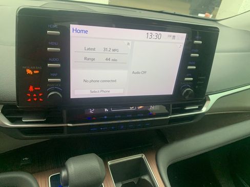 Used 2022 Toyota Sienna LE image 13