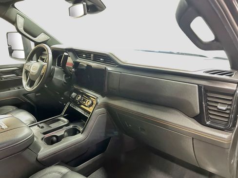 Used 2025 GMC Sierra 2500 AT4 AWD/4WD image 30