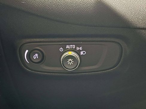 Used 2020 Chevrolet Equinox LT FWD image 39