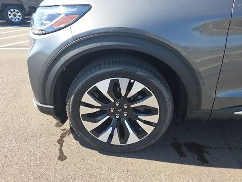 Used 2025 Ford Explorer Platinum w/ LUX Leather Package image 19