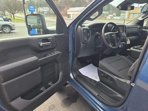 New 2026 Chevrolet Silverado 2500 Custom w/ Custom Value Package image 10