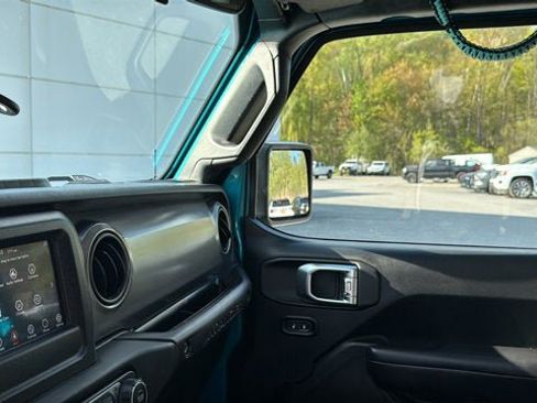 Used 2019 Jeep Wrangler Unlimited Sport S AWD/4WD image 23